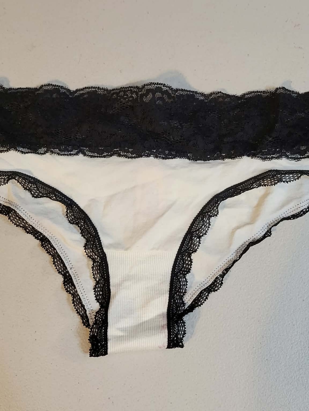 Victoria's Secret White Bikini Cheekini Panty with Black Lace Trim M New